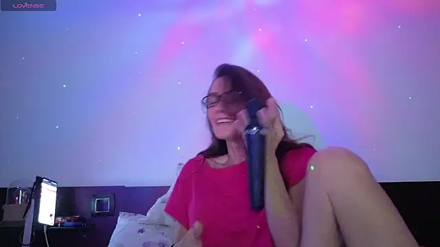 Snapshot of Eimikuro11 chatting on 12, 10, 2025 Eimikuro11 online show from 12, 10, 2025
