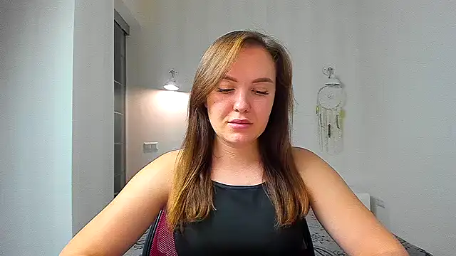EmmaNorman online show from 14, 9, 2025