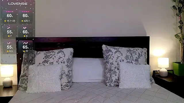 Snapshot of _AlexaFlowers_ chatting on 30, 9, 2025  AlexaFlowers  online show from 30, 9, 2025