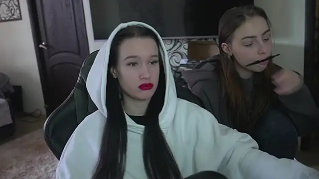 Snapshot of lis_silver chatting on 6, 2, 2026 lis silver online show from 6, 2, 2026