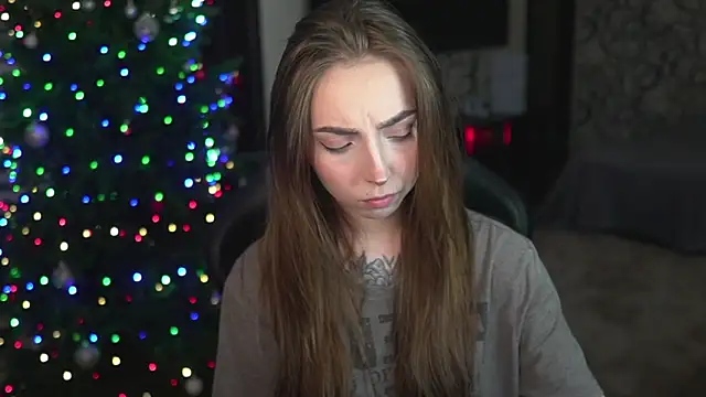 Snapshot of lis_silver chatting on 17, 12, 2025 lis silver online show from 17, 12, 2025