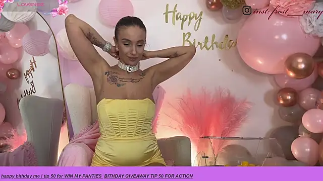 Snapshot of MeryFrost chatting on 2, 10, 2025 MeryFrost online show from 2, 10, 2025
