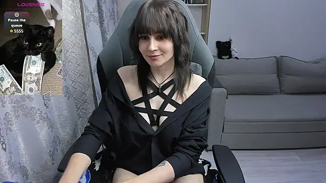 Snapshot of MistyDark chatting on 7, 7, 2026 MistyDark online show from 7, 7, 2026