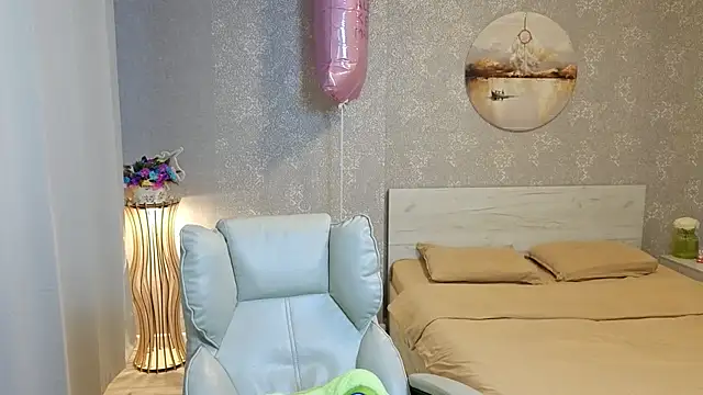 Snapshot of KellyShines chatting on 21, 6, 2026 KellyShines online show from 21, 6, 2026