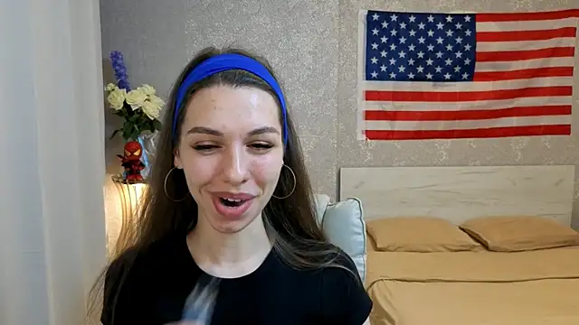 Snapshot of KellyShines chatting on 4, 7, 2026 KellyShines online show from 4, 7, 2026