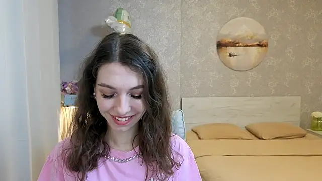 Snapshot of KellyShines chatting on 18, 4, 2026 KellyShines online show from 18, 4, 2026
