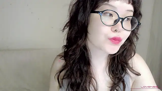 Snapshot of tsunade_chan chatting on 21, 12, 2025 tsunade chan online show from 21, 12, 2025