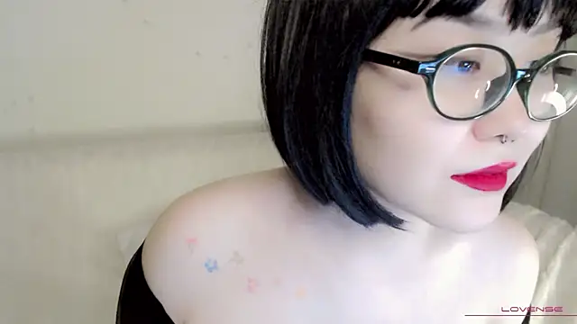 Snapshot of tsunade_chan chatting on 15, 12, 2025 tsunade chan online show from 15, 12, 2025