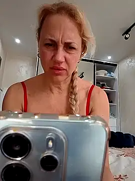 Snapshot of KissMiSveet chatting on 28, 4, 2026 KissMiSveet online show from 28, 4, 2026