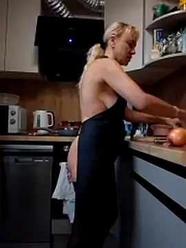 KissMiSveet online show from 19, 11, 2025