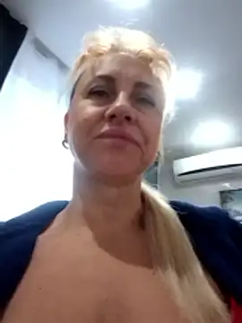 KissMiSveet online show from 4, 2, 2026