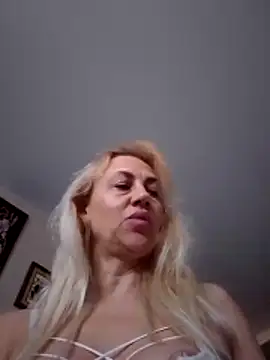 KissMiSveet online show from 6, 4, 2026