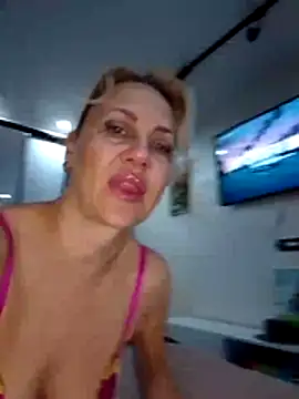 KissMiSveet online show from 15, 4, 2026