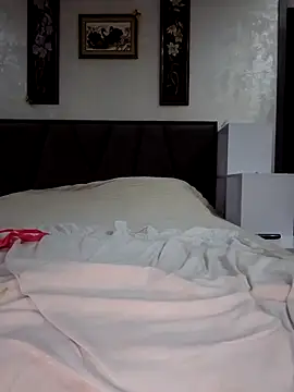 KissMiSveet online show from 17, 10, 2025