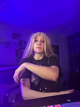 Akira-ivy online show from 21, 9, 2025