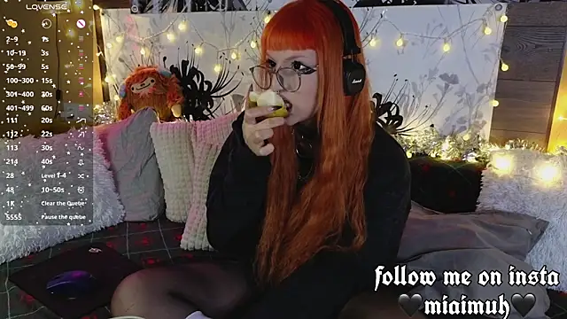 mia  yui online show from 20, 12, 2025