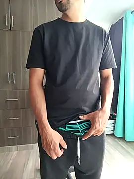 stivenlujan69 online show from 17, 11, 2025