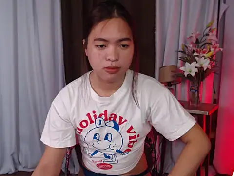 Snapshot of miss_ella28 chatting on 14, 9, 2025 miss ella28 online show from 14, 9, 2025