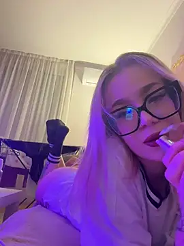 marnemzavar444 online show from 5, 3, 2026