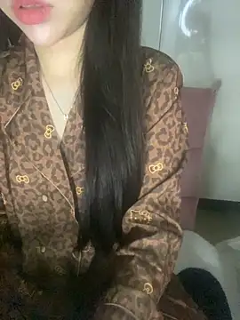 Snapshot of RubyBerry chatting on 5, 11, 2025 RubyBerry online show from 5, 11, 2025