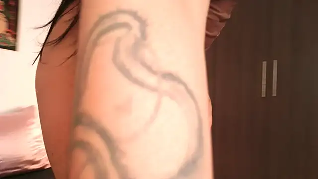 Aurorabeck  online show from 2, 2, 2026