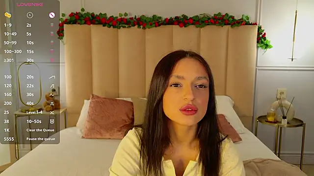 AdoraCortes online show from 3, 2, 2026