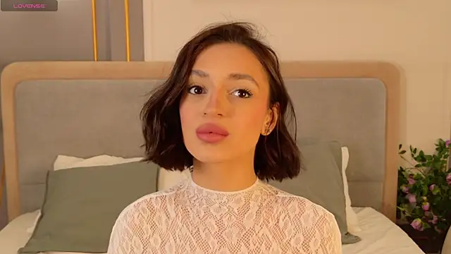 AdoraCortes online show from 2, 4, 2026