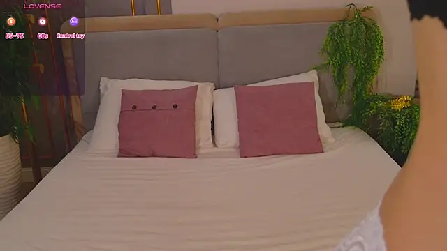 AdoraCortes online show from 12, 4, 2026