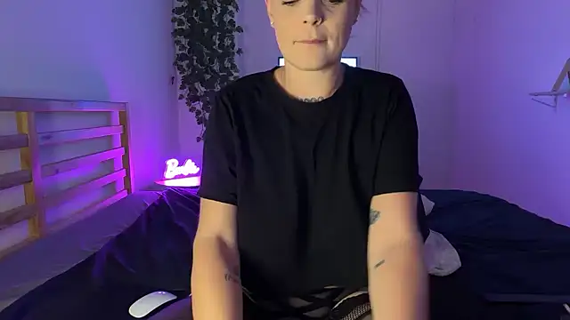 JuliaLaRousse online show from 21, 9, 2025