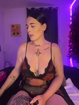 JuliaLaRousse online show from 18, 6, 2026