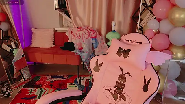 Snapshot of Moon__Bunny chatting on 17, 6, 2026 Moon Bunny online show from 17, 6, 2026