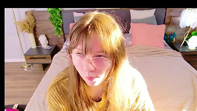 Snapshot of Moon__Bunny chatting on 29, 5, 2026 Moon Bunny online show from 29, 5, 2026