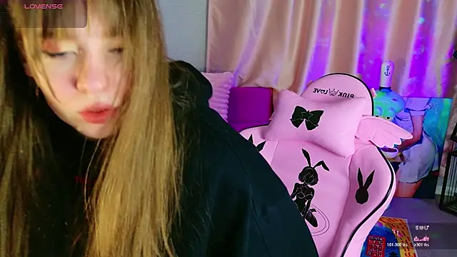Snapshot of Moon__Bunny chatting on 3, 5, 2026 Moon Bunny online show from 3, 5, 2026