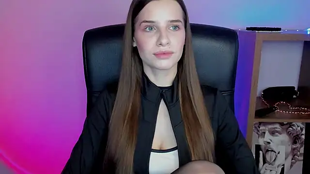 LuxMaya online show from 17, 11, 2025