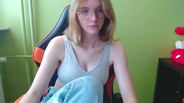 juicyPenny online show from 15, 4, 2026