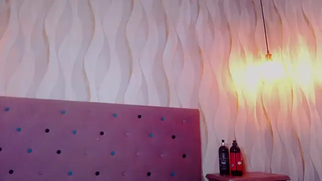 Naomi Braunx online show from 5, 6, 2026