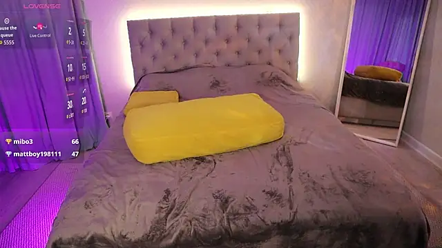 Katherinepinke online show from 6, 11, 2025