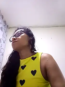 PERLA BLACK  online show from 22, 10, 2025