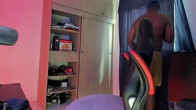 Snapshot of CorvisXnc0012 chatting on 13, 10, 2025 CorvisXnc0012 online show from 13, 10, 2025