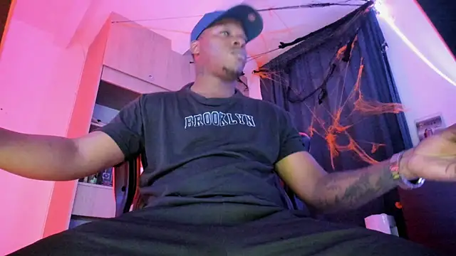 Snapshot of CorvisXnc0012 chatting on 4, 11, 2025 CorvisXnc0012 online show from 4, 11, 2025