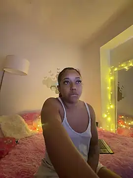 Snapshot of _Zahara_ chatting on 5, 8, 2026 Zahara online show from 5, 8, 2026