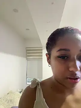 Snapshot of _Zahara_ chatting on 8, 5, 2026 Zahara online show from 8, 5, 2026