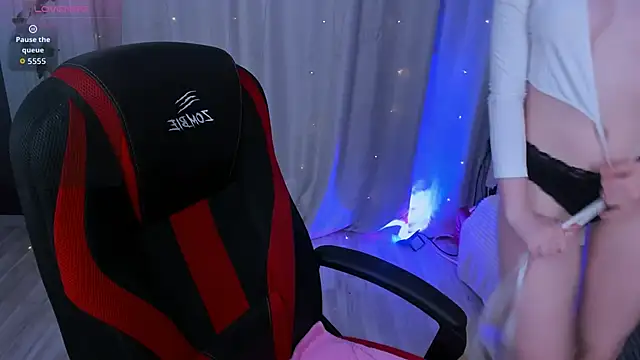 EllaBloom online show from 17, 9, 2025