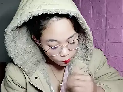 Snapshot of Maimai00 chatting on 21, 11, 2025 Maimai00 online show from 21, 11, 2025