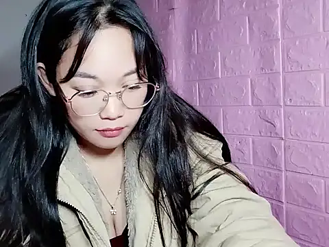 Snapshot of Maimai00 chatting on 24, 11, 2025 Maimai00 online show from 24, 11, 2025