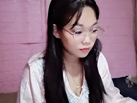 Snapshot of Maimai00 chatting on 5, 11, 2025 Maimai00 online show from 5, 11, 2025