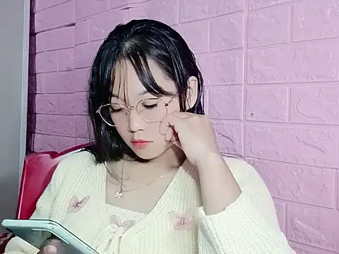 Snapshot of Maimai00 chatting on 15, 11, 2025 Maimai00 online show from 15, 11, 2025