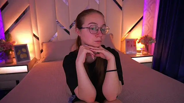 Snapshot of ArrinaWairr chatting on 13, 5, 2026 ArrinaWairr online show from 13, 5, 2026