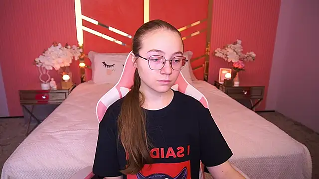 ArrinaWairr online show from 15, 12, 2025