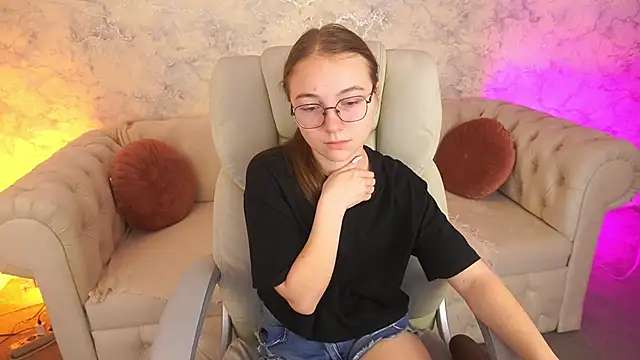 ArrinaWairr online show from 4, 11, 2025